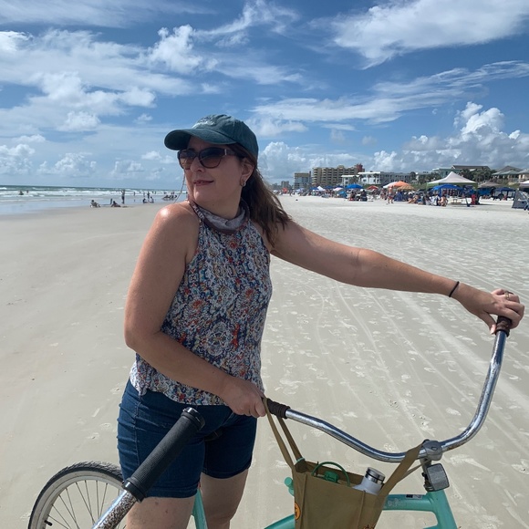 Meet your Posher, Laura - Picture 2 of 2